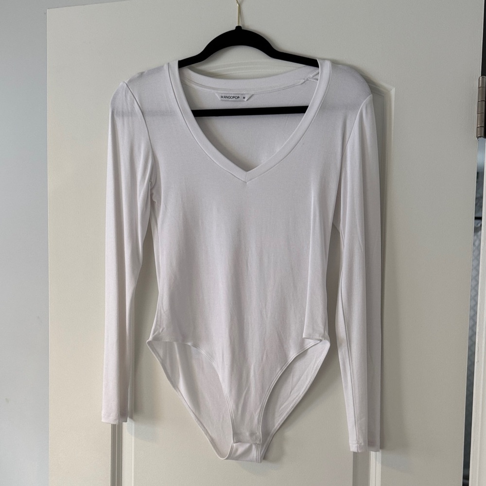 Elegant White V-Neck Long Sleeve Bodysuit - Picture 1 of 3